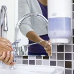 Thumbnail 3 of Tork S4 Сензорен дозатор за сапун/дезинфектант на пяна 561600-561608